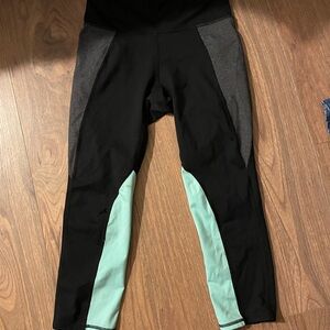 Iviva Black and Mint Leggings